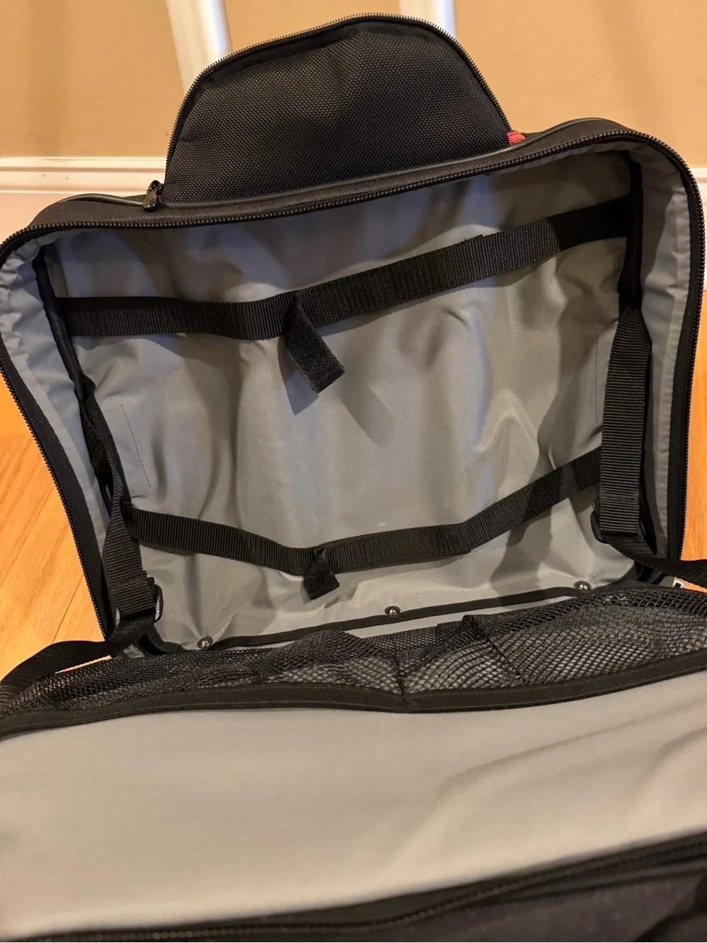 SwissGear Black Laptop Briefcase with Red Accent